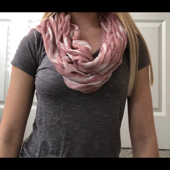 Infinity Scarf - Picture 1 of 2